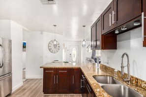 Interior - Serenity in the heart of Phoenix's Camelback East/Biltmore 3 bedrooms 2 baths (Phoenix)