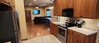 Mayor's Manor - with everything you need in a homebase get away. Pet friendly.