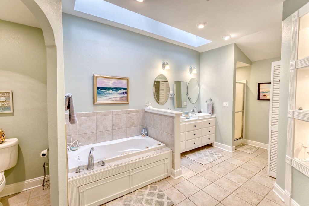 Master bedroom ensuite