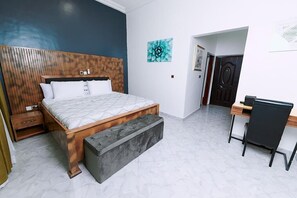 Deluxe Double Room, 1 King Bed - Kings Villagio Hotel (Kumasi)