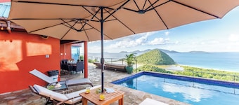 Paradiso Ocean View. A perfect getaway.
10 mins drive to Smugglers Cove Beach..