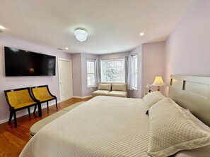 5 soveværelser, skrivebord, strygejern/strygebræt, weekendseng