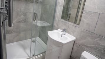 House | Bathroom | Shower, hair dryer, towels