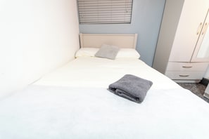 House | 1 bedroom, free WiFi, bed sheets