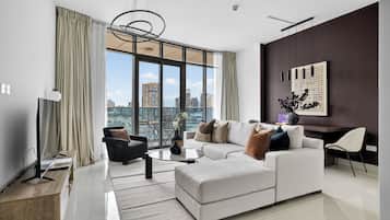 Appartamento Presidenziale | Area soggiorno | Smart TV 50 pollici con canali digitali