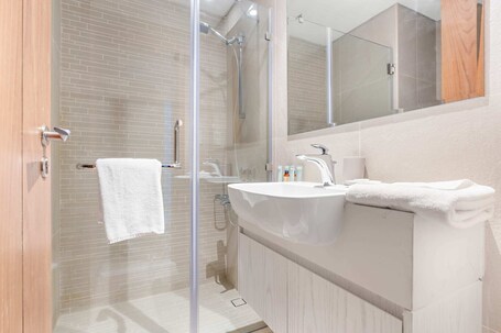 Silkhaus Julphar Tower, Al Reem Abu Dhabi - Image 34