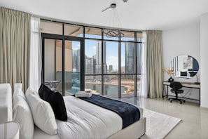Egyptian cotton sheets, premium bedding, in-room safe - Silkhaus Julphar Tower, Al Reem Abu Dhabi (Abu Dhabi)