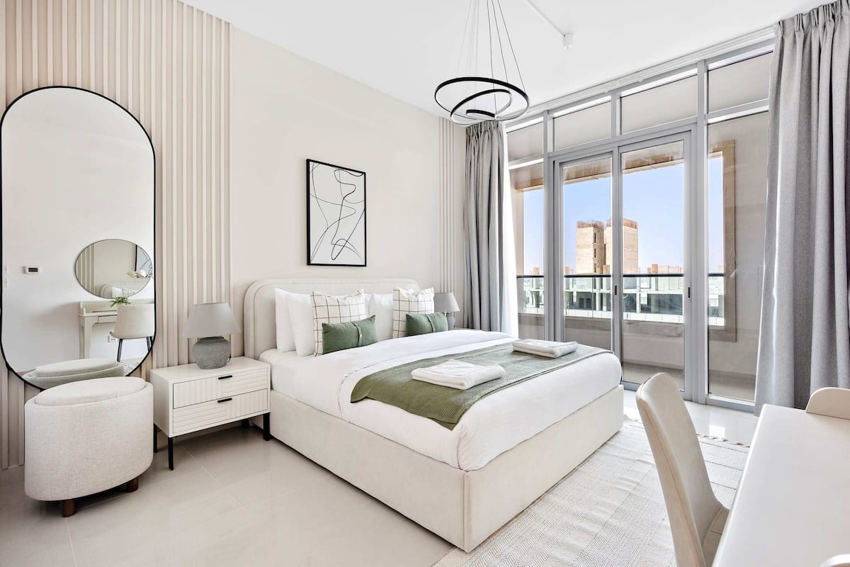 Club Apartment | 1 bedroom, Egyptian cotton sheets, premium bedding, in-room safe