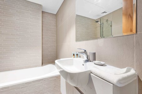Silkhaus Julphar Tower, Al Reem Abu Dhabi - Image 117