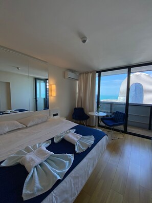 1 soverom, skrivebord, strykejern/-brett og wi-fi