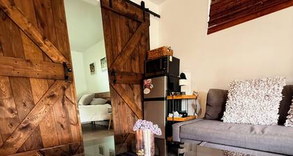 Longmont Getaway with Private Entrance