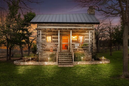 Coco’s Cabin at the Lucky S