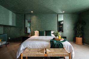 Luxury House | 5 bedrooms, Egyptian cotton sheets, premium bedding, pillow-top beds - Downtown Luxury 5BR Home Rooftop Views (San Miguel de Allende)