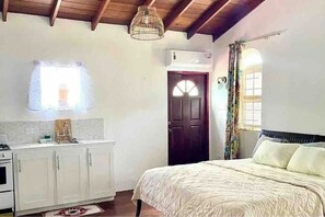 1 habitación, tabla de planchar con plancha, wifi y ropa de cama 