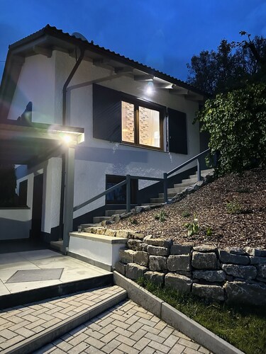 Ferienhaus Ella - neu renoviertes & sehr gemütliches Haus mit schönem Garten