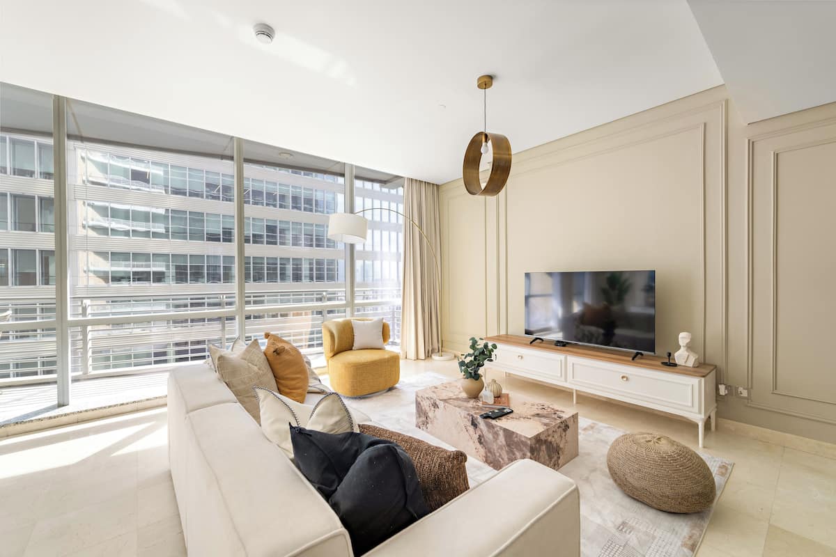 Apartemen Elite | Area keluarga | Smart TV 50-inci dengan saluran TV digital