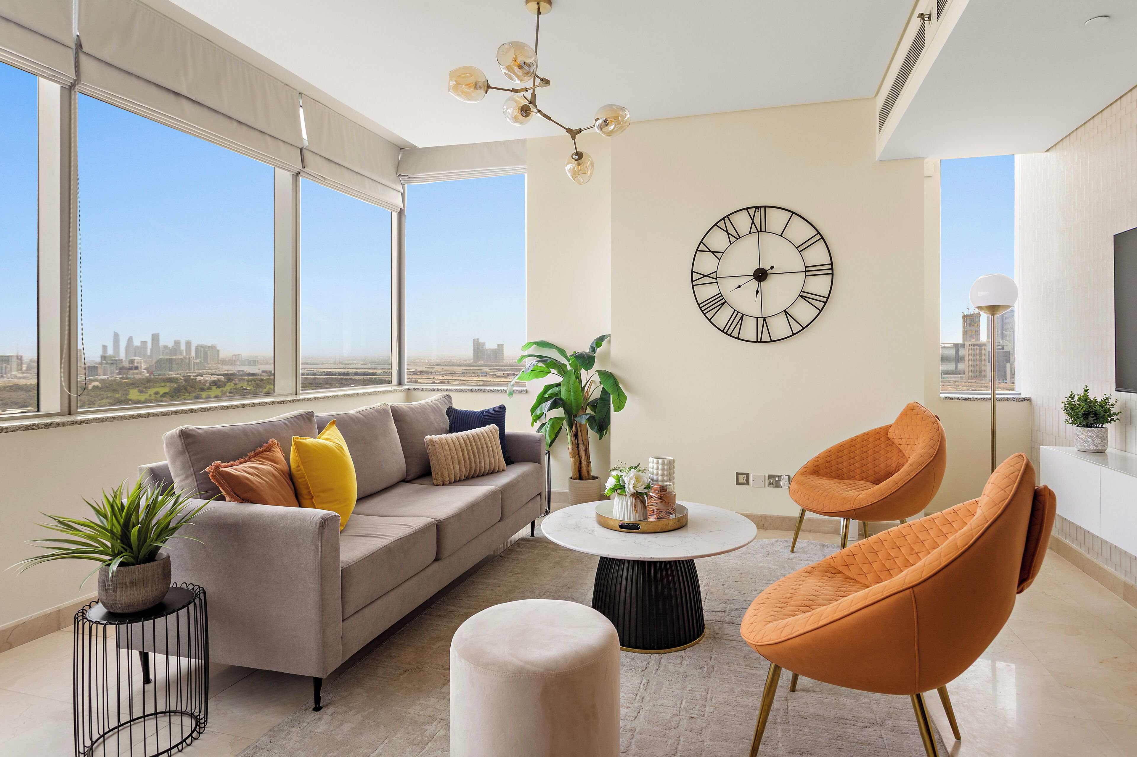 Apartamento luxo | Área de estar | Smart TV 50 polegadas com canais digitais