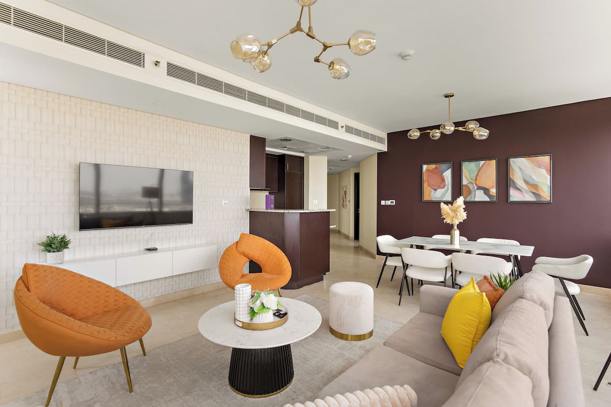 Apartemen Deluks | Area keluarga | Smart TV 50-inci dengan saluran TV digital