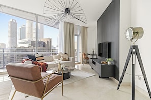 Gallery Studio | Premium bedding, memory foam beds, in-room safe, individually decorated - Silkhaus Sky Gardens, DIFC Dubai (Dubai)