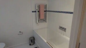 風筒、提供毛巾、番梘、洗頭水