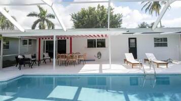 Outdoor pool, a heated pool