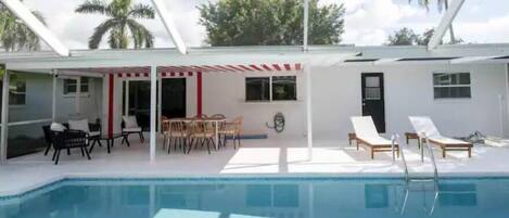 Outdoor pool, a heated pool