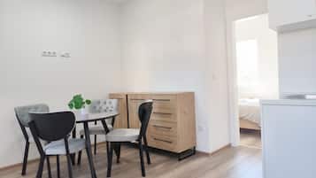 Apartament prèmium | Zona de menjador de l'habitació