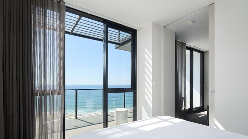 The Aire - one bedroom apartment overlooking Newcastle Beach
