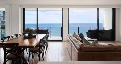 The Outlook - 2 bedroom apartment overlooking Newcastle Beach