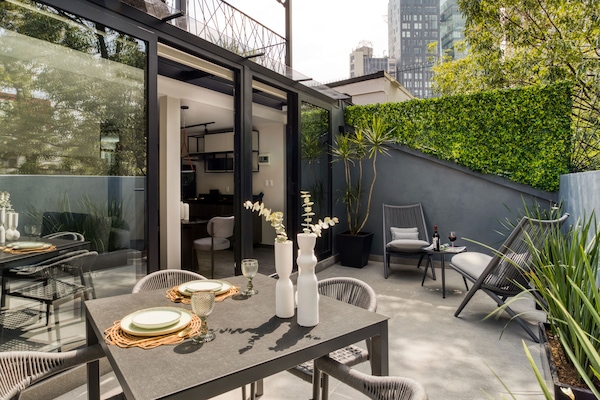 Master Penthouse with a Private Terrace | Näkymä parvekkeelta