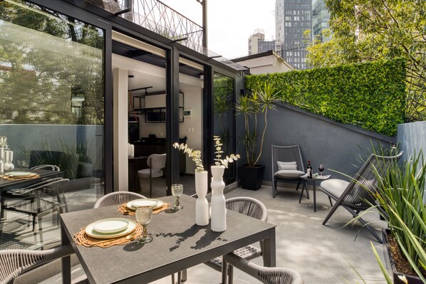 Master Penthouse with a Private Terrace | Balcony view - ULIV Park Polanco (Mexico City)