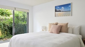 7 habitaciones, tabla de planchar con plancha y cuna de viaje 