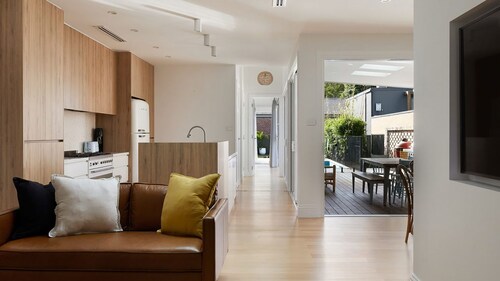 The Willows - pet friendly family home with swimming pool