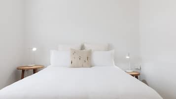 2 habitaciones, tabla de planchar con plancha y cuna de viaje