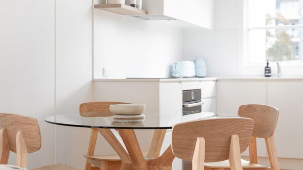 Dining - No 6 ShoalHaven - family apartment in Shoal Bay (Shoal Bay)