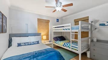 3 makuuhuonetta, työpöytä, vauvan matkasänky, ilmainen Wi-Fi