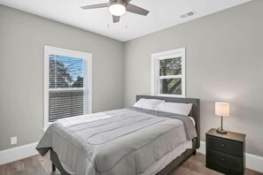 4 bedrooms, desk, iron/ironing board, travel crib