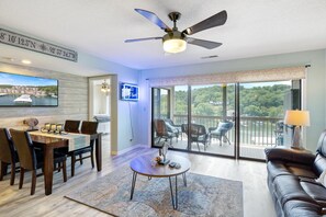 Smart TV - Lake of the Ozarks Get-Away! Experience the Ozarks! The heart of Osage Beach!! (Osage Beach)