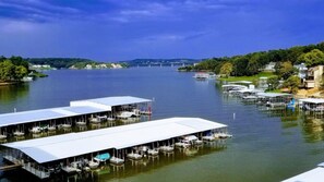 Marina - Lake of the Ozarks Get-Away! Experience the Ozarks! The heart of Osage Beach!! (Osage Beach)