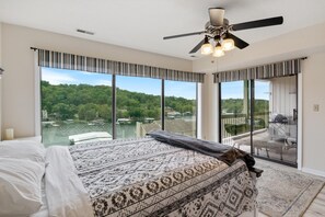 2 bedrooms, free WiFi, bed sheets - Lake of the Ozarks Get-Away! Experience the Ozarks! The heart of Osage Beach!! (Osage Beach)