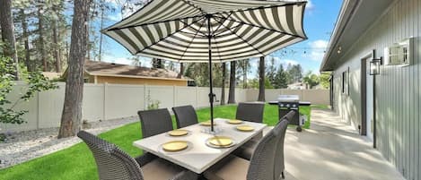 Outdoor dining