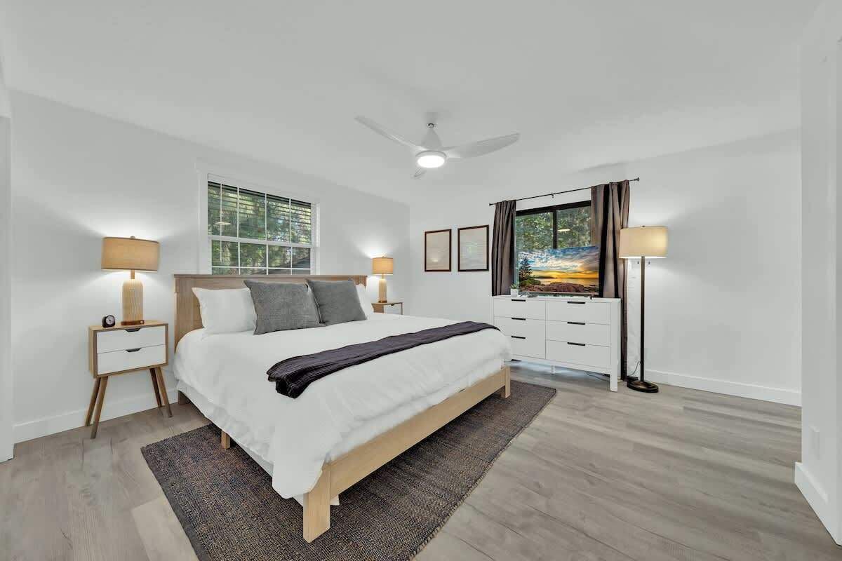 5 slaapkamers, een strijkplank/strijkijzer, reisbedje, gratis wifi