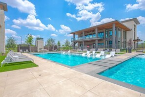 Pool - DFW Elevator 2bd 2bth Ext Patio Zen Place futon couch I35 easy access elevators  (Fort Worth)