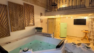 Bañera de hidromasaje interior