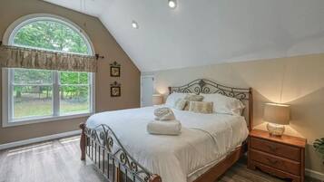 4 habitaciones, tabla de planchar con plancha y cuna de viaje