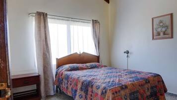 2 chambres, fer et planche Ă repasser, Wi-Fi, draps fournis