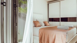 Romantic Villa | 5 bedrooms, iron/ironing board, WiFi (free) - The View Premium Villas (Bar)