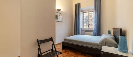 1 室のベッドルーム、WiFi
