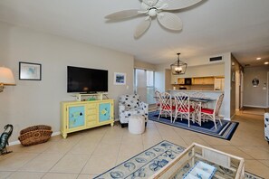 Smart TV - Beautiful waterfront condo with gulf access (Bokeelia)