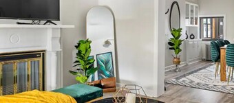 Open loft 5-min to downtown Contemporary - Walking distance to Butler Street!